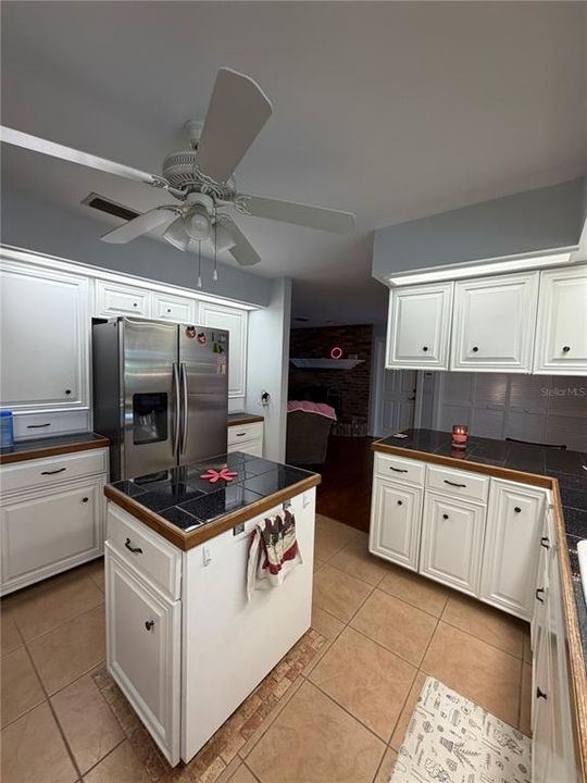 For Rent: $2,700 (3 beds, 2 baths, 2560 Square Feet)