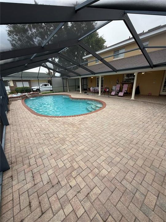 For Rent: $2,700 (3 beds, 2 baths, 2560 Square Feet)