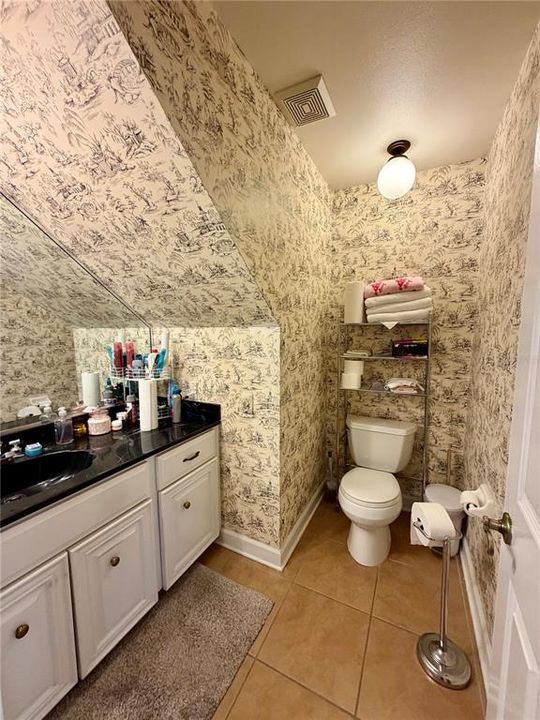 For Rent: $2,700 (3 beds, 2 baths, 2560 Square Feet)