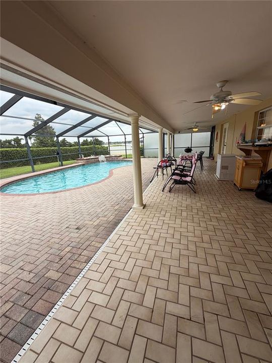 For Rent: $2,700 (3 beds, 2 baths, 2560 Square Feet)
