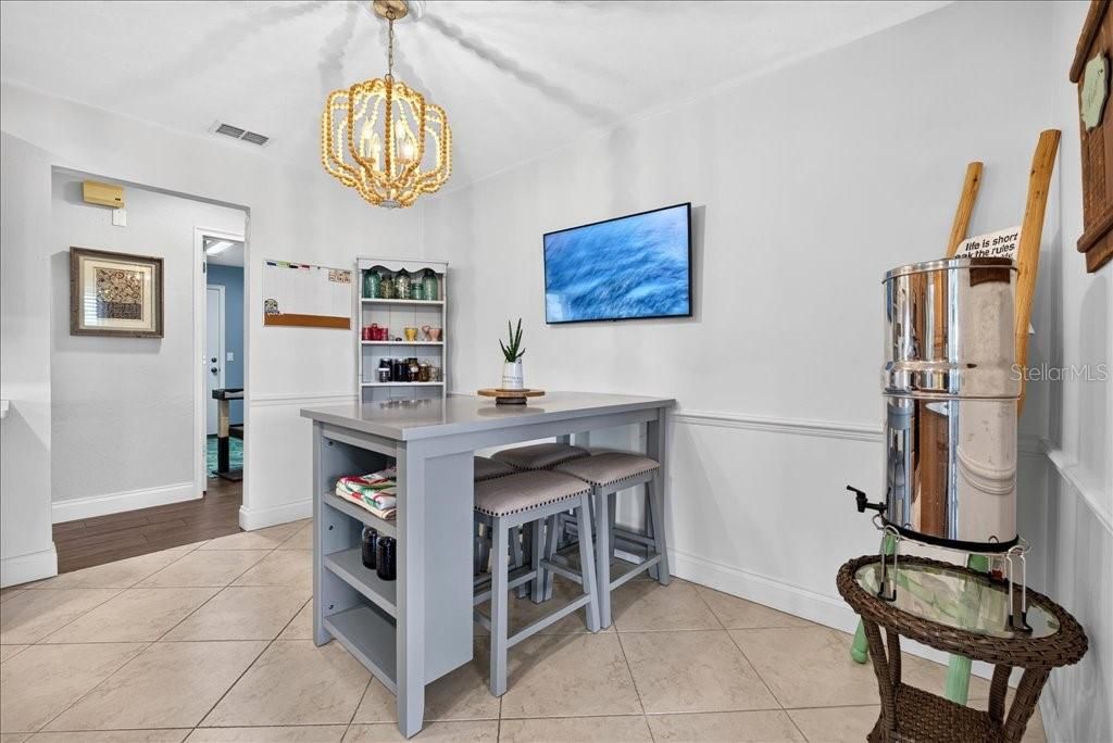 For Sale: $550,000 (3 beds, 2 baths, 2064 Square Feet)