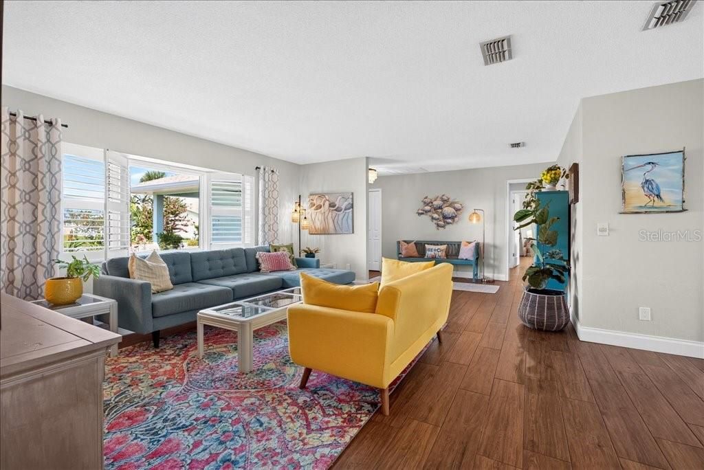 For Sale: $550,000 (3 beds, 2 baths, 2064 Square Feet)