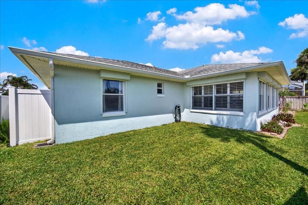 For Sale: $550,000 (3 beds, 2 baths, 2064 Square Feet)