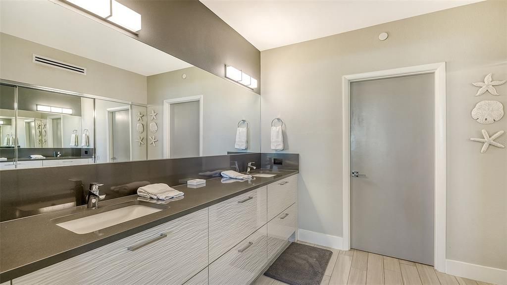 For Sale: $1,395,000 (2 beds, 2 baths, 1503 Square Feet)