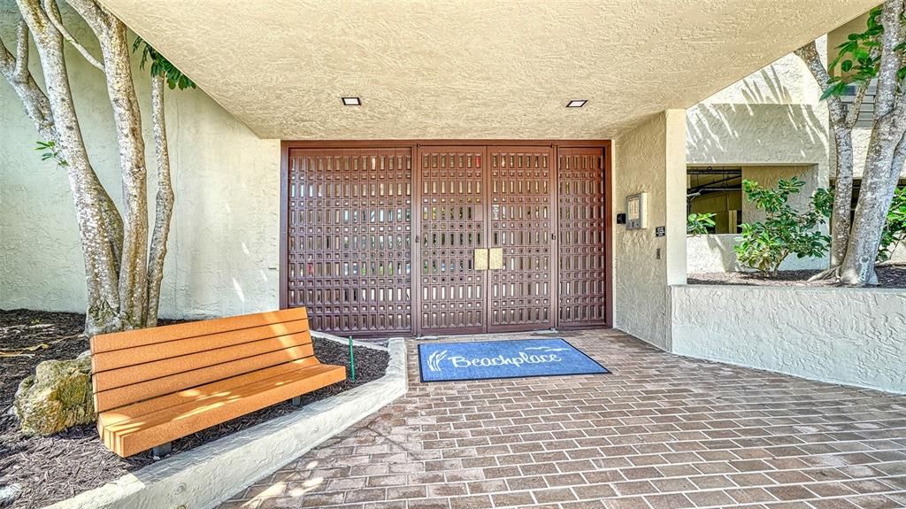 For Sale: $1,395,000 (2 beds, 2 baths, 1503 Square Feet)