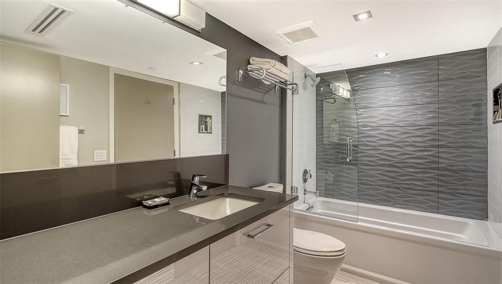For Sale: $1,395,000 (2 beds, 2 baths, 1503 Square Feet)