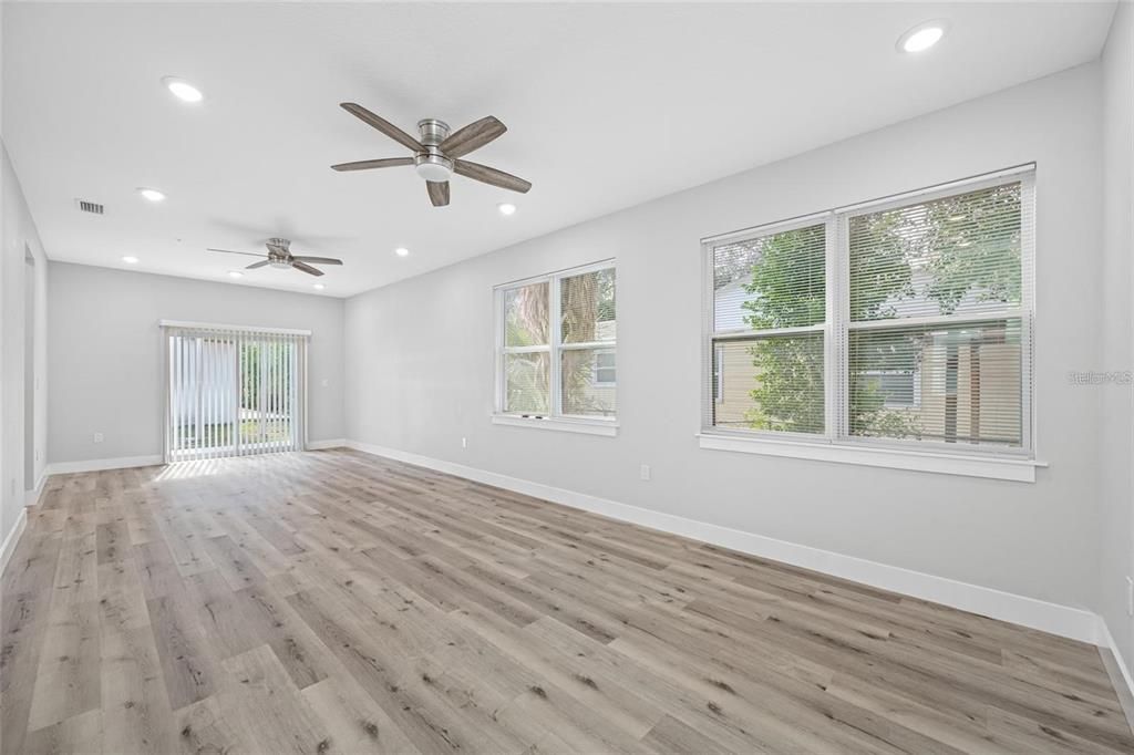 En Venta: $889,999 (6 camas, 4 baños, 3478 Pies cuadrados)