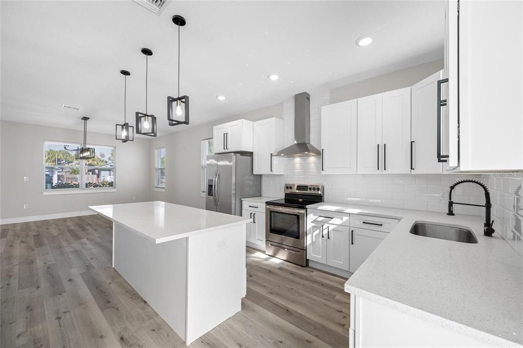 En Venta: $889,999 (6 camas, 4 baños, 3478 Pies cuadrados)