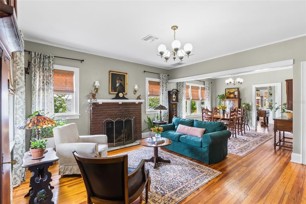 For Sale: $379,900 (3 beds, 1 baths, 1538 Square Feet)