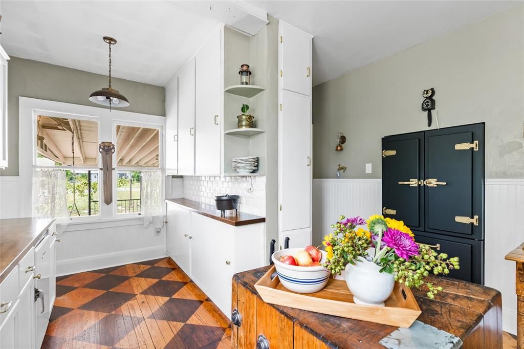 For Sale: $379,900 (3 beds, 1 baths, 1538 Square Feet)