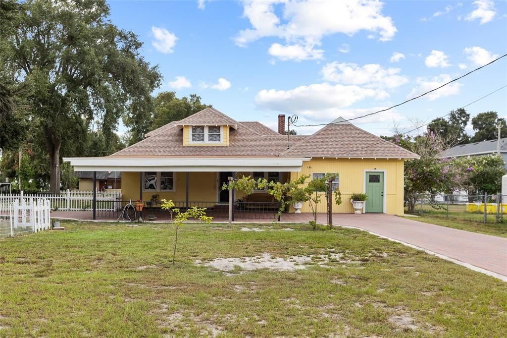 For Sale: $379,900 (3 beds, 1 baths, 1538 Square Feet)