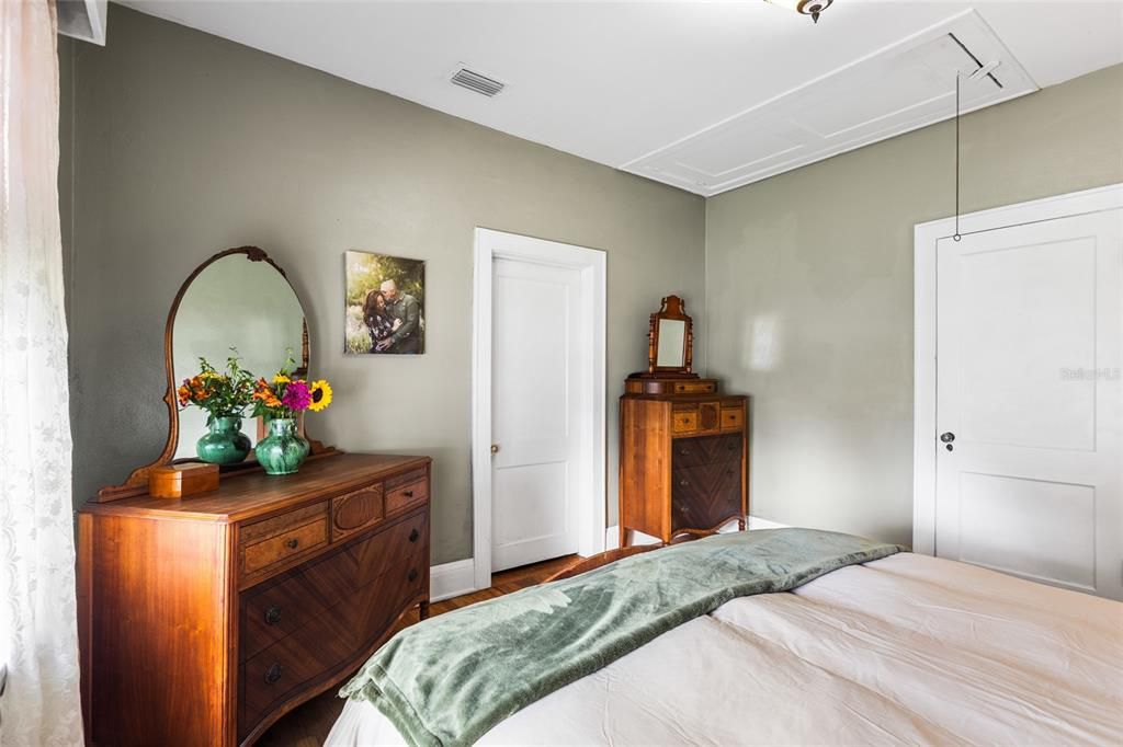 For Sale: $379,900 (3 beds, 1 baths, 1538 Square Feet)