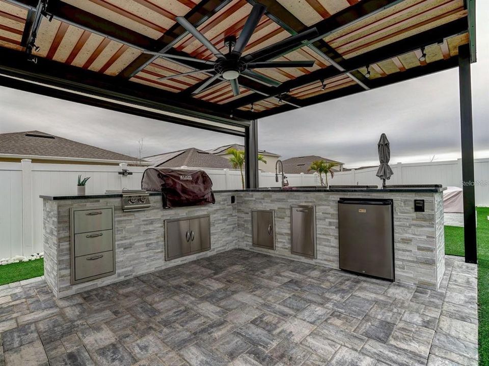 For Sale: $519,000 (4 beds, 2 baths, 1846 Square Feet)