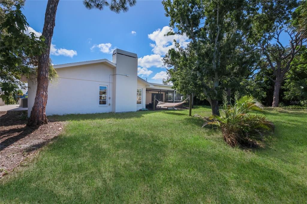 For Sale: $527,500 (3 beds, 2 baths, 1741 Square Feet)