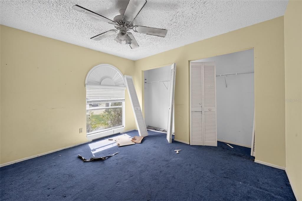 For Sale: $305,000 (3 beds, 2 baths, 1734 Square Feet)