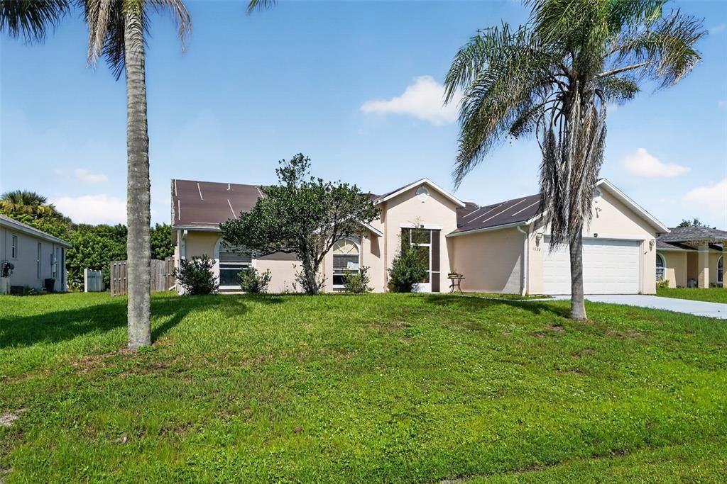 For Sale: $305,000 (3 beds, 2 baths, 1734 Square Feet)