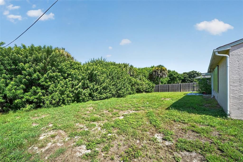 For Sale: $305,000 (3 beds, 2 baths, 1734 Square Feet)