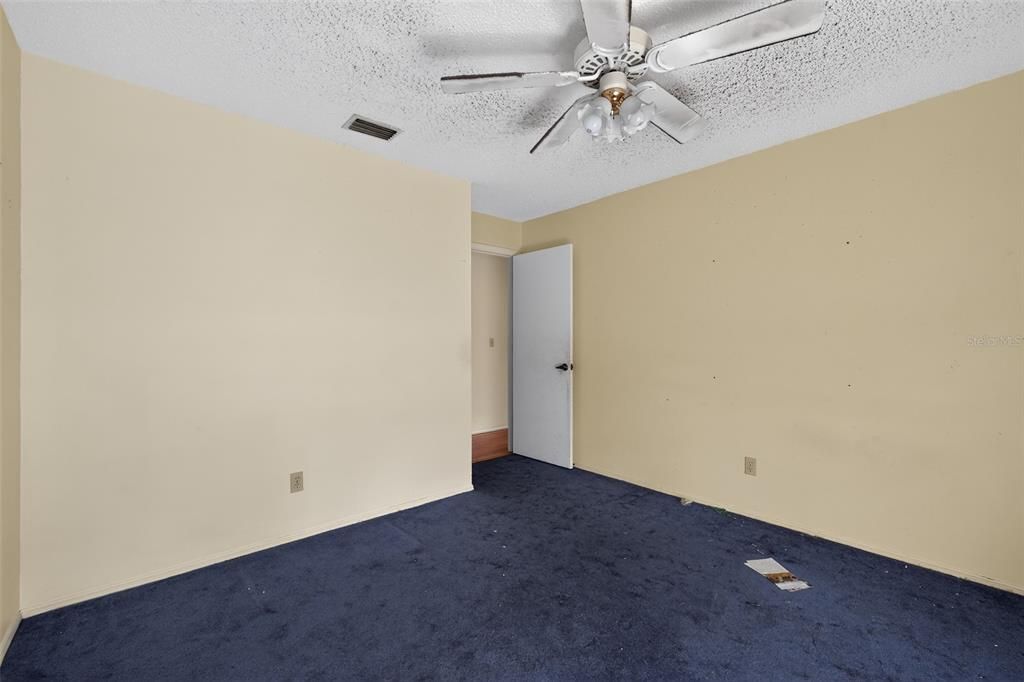 For Sale: $305,000 (3 beds, 2 baths, 1734 Square Feet)