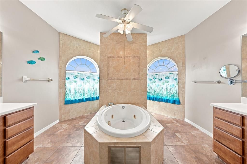 For Sale: $439,900 (3 beds, 3 baths, 2232 Square Feet)