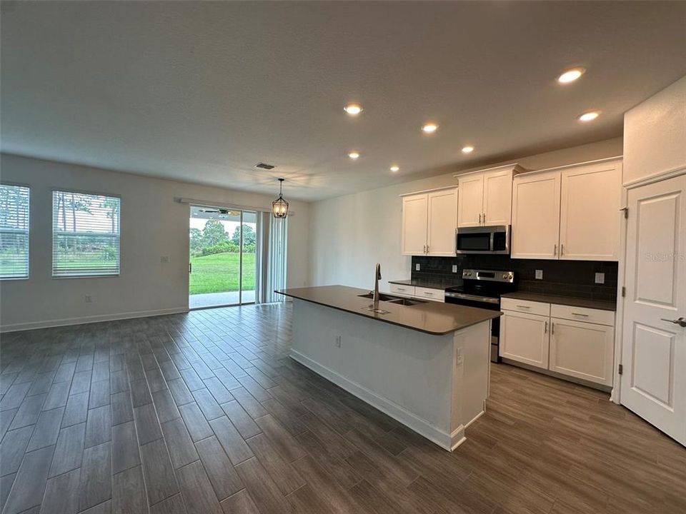 En Renta: $3,299 (5 camas, 3 baños, 3290 Pies cuadrados)
