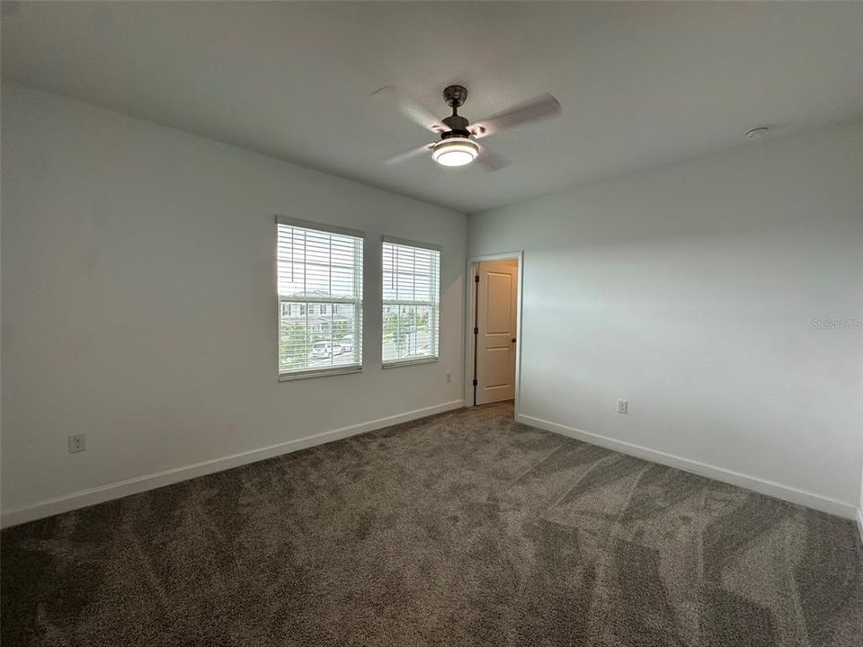 En Renta: $3,299 (5 camas, 3 baños, 3290 Pies cuadrados)