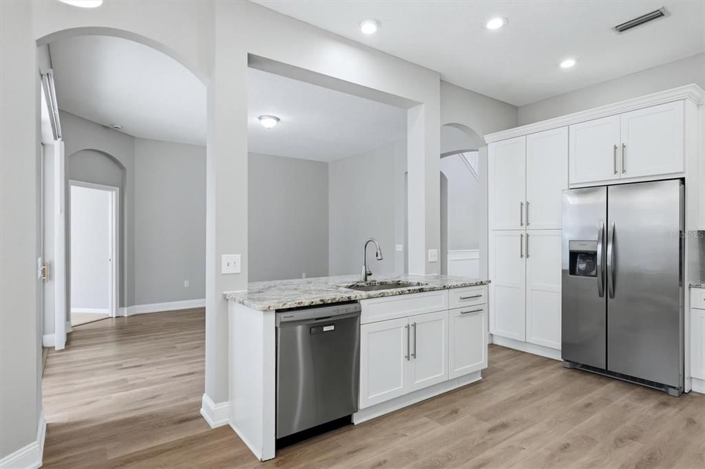 For Sale: $629,900 (4 beds, 3 baths, 2572 Square Feet)