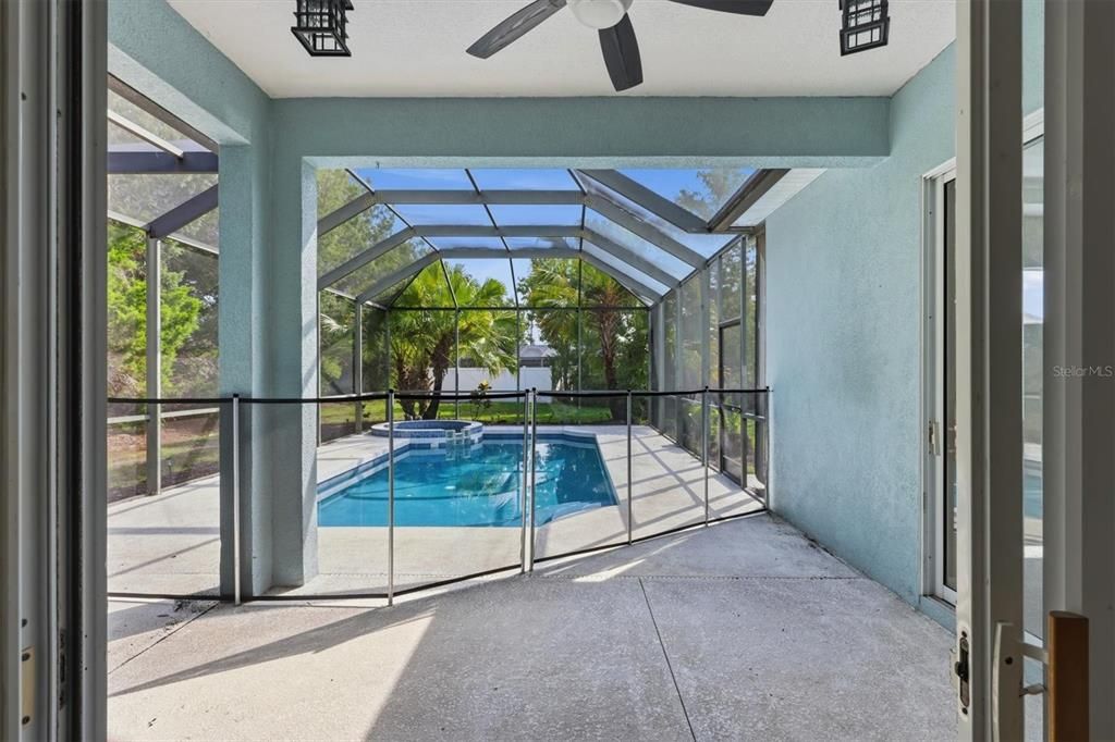 For Sale: $629,900 (4 beds, 3 baths, 2572 Square Feet)