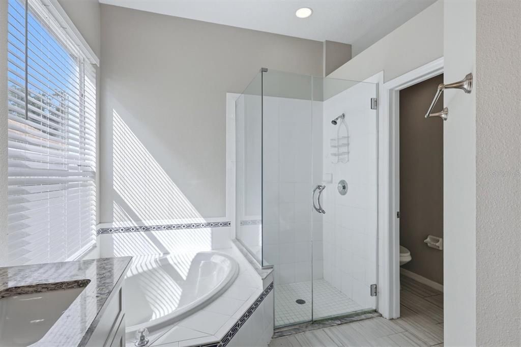 For Sale: $629,900 (4 beds, 3 baths, 2572 Square Feet)