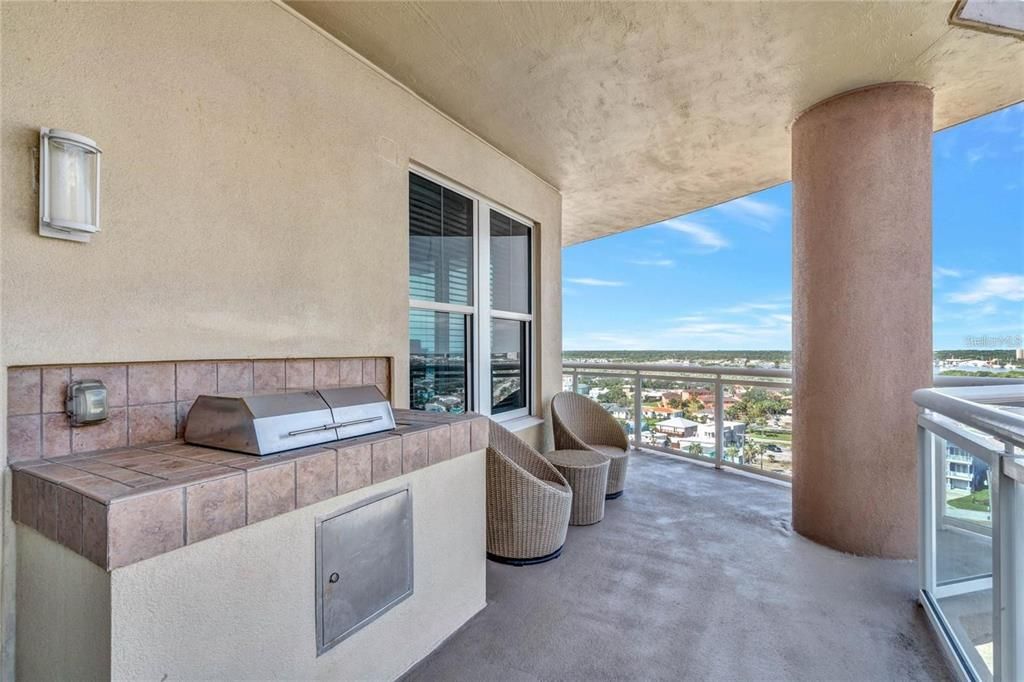 For Rent: $5,500 (2 beds, 2 baths, 2097 Square Feet)