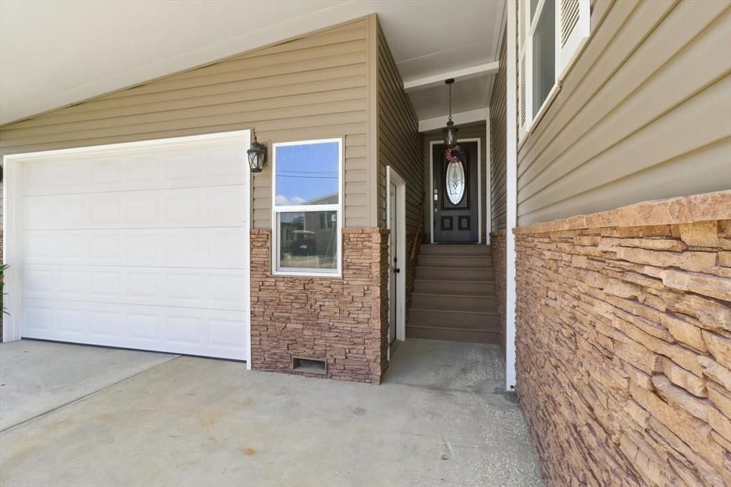 For Sale: $450,000 (2 beds, 2 baths, 1288 Square Feet)