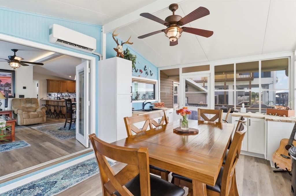 For Sale: $450,000 (2 beds, 2 baths, 1288 Square Feet)