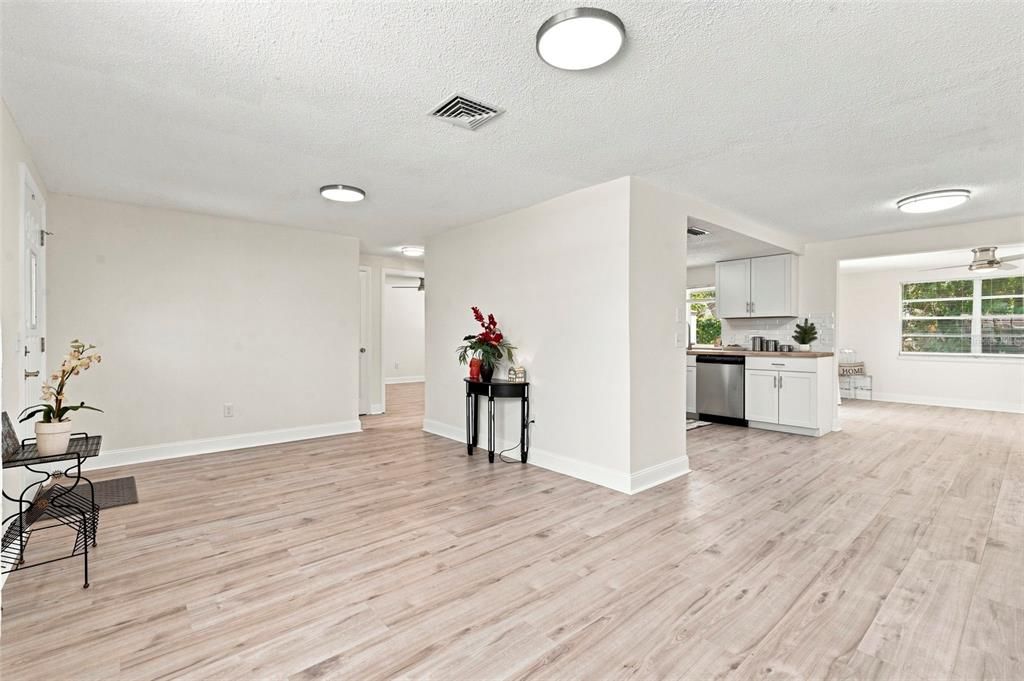 En Venta: $219,000 (2 camas, 1 baños, 1056 Pies cuadrados)