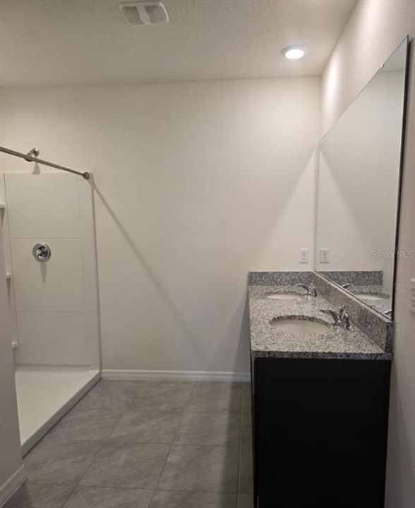 For Rent: $2,300 (3 beds, 2 baths, 1725 Square Feet)