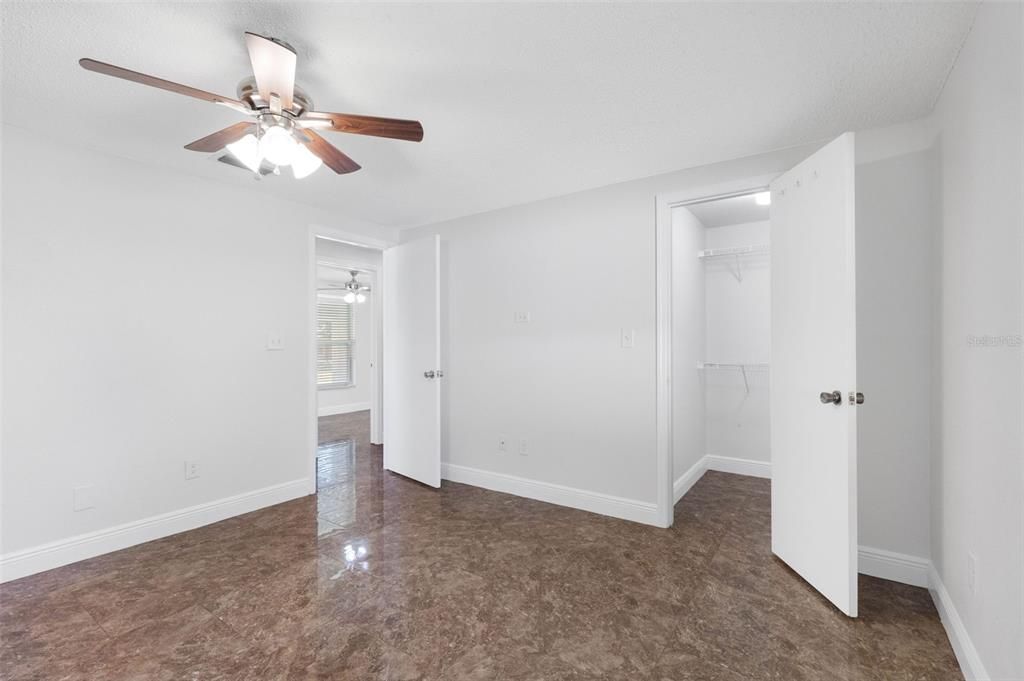 For Sale: $334,900 (4 beds, 2 baths, 950 Square Feet)