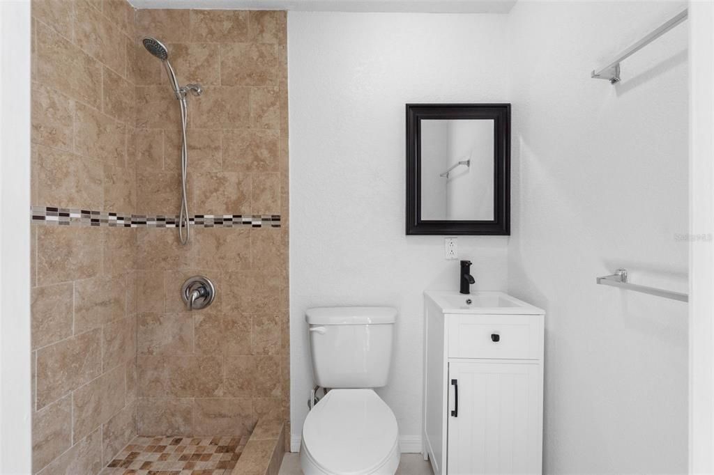 For Sale: $334,900 (4 beds, 2 baths, 950 Square Feet)