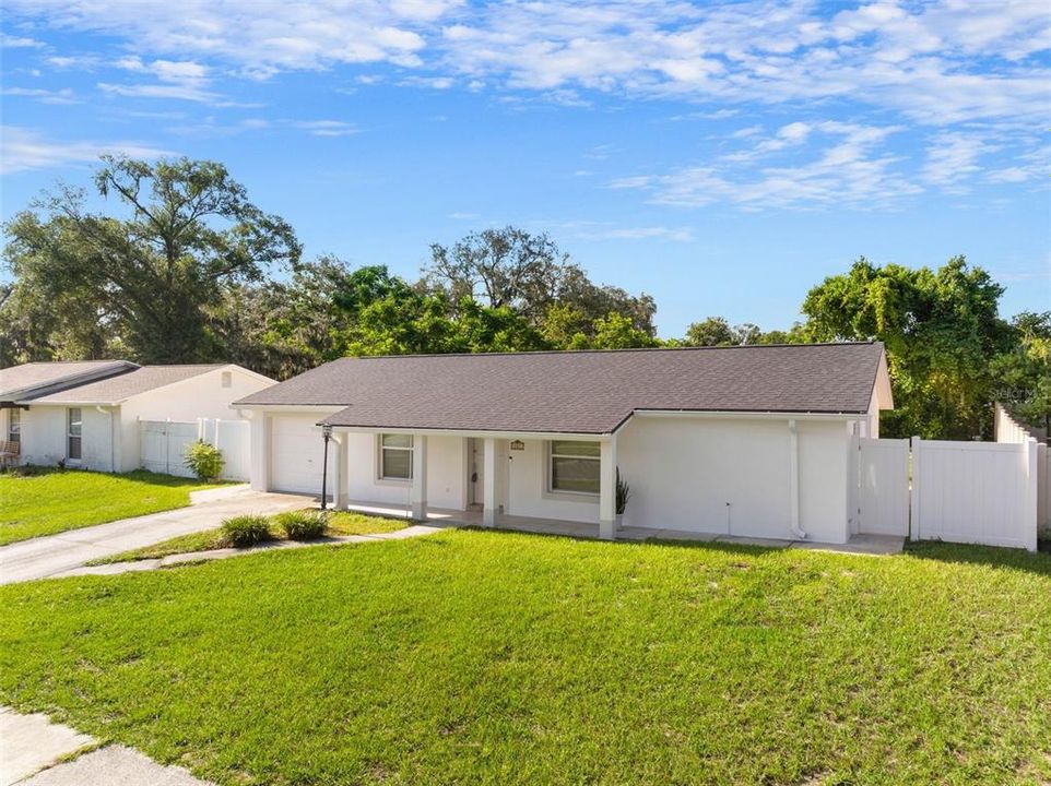 For Sale: $334,900 (4 beds, 2 baths, 950 Square Feet)