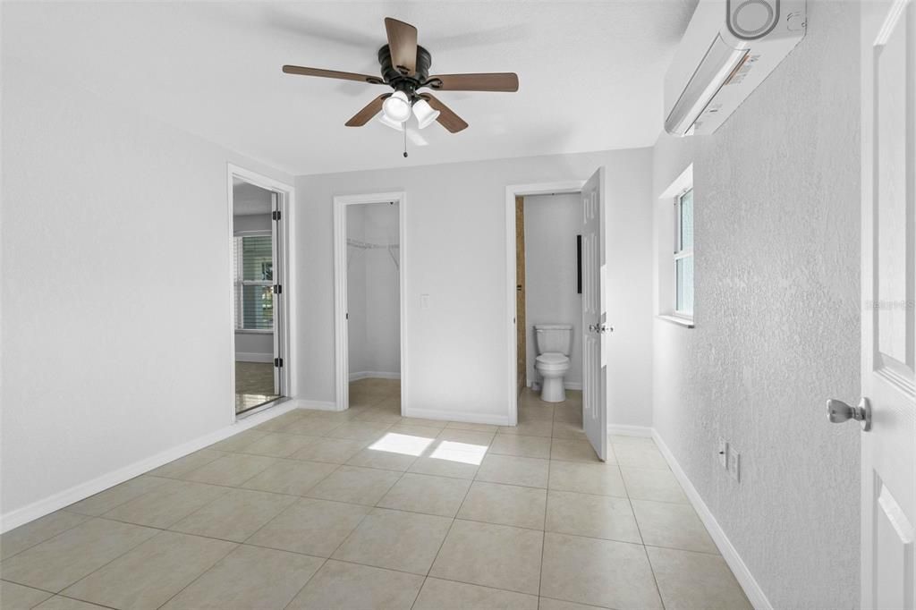 For Sale: $334,900 (4 beds, 2 baths, 950 Square Feet)