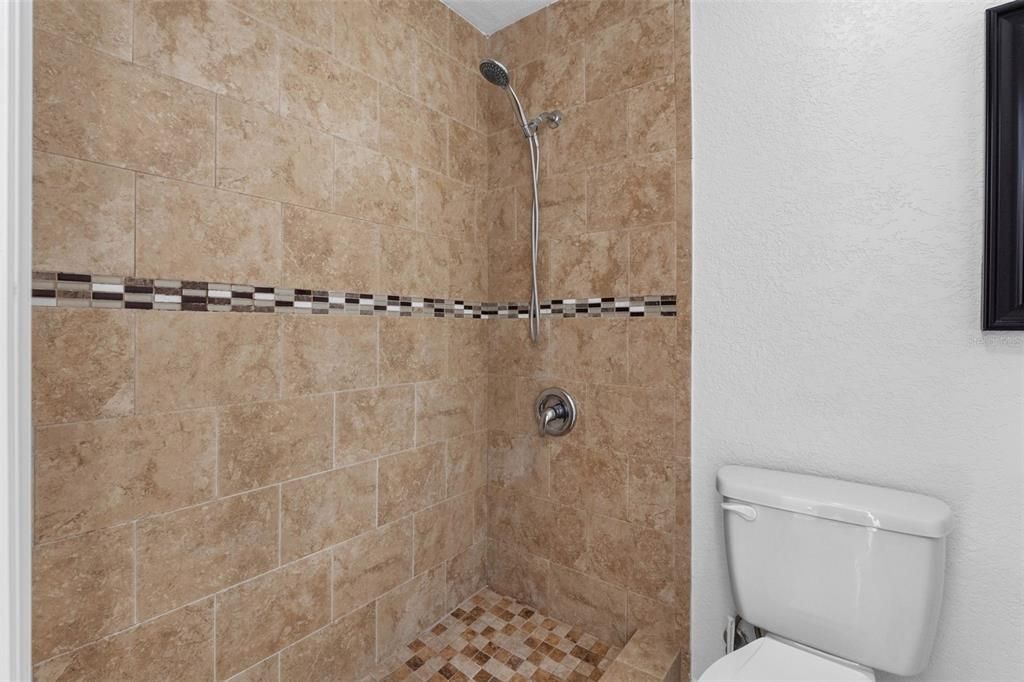 For Sale: $334,900 (4 beds, 2 baths, 950 Square Feet)