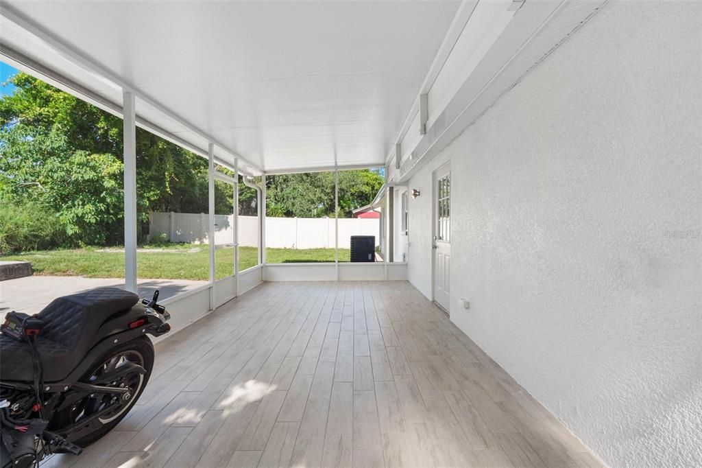For Sale: $334,900 (4 beds, 2 baths, 950 Square Feet)
