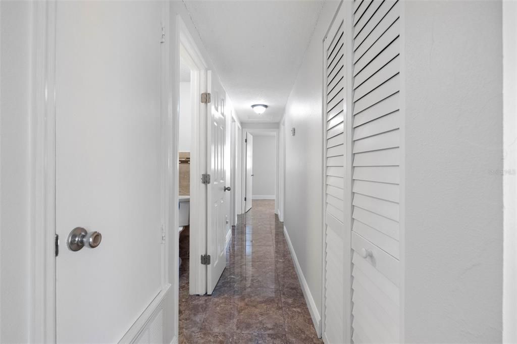 For Sale: $334,900 (4 beds, 2 baths, 950 Square Feet)