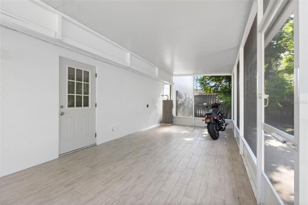 For Sale: $334,900 (4 beds, 2 baths, 950 Square Feet)