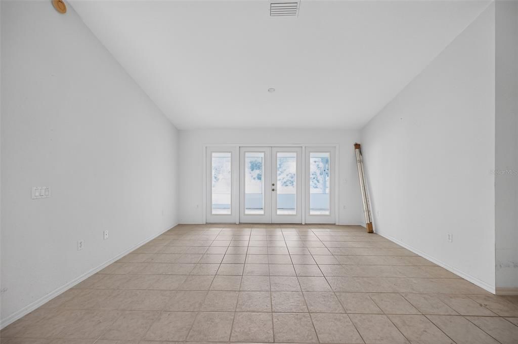 На продажу: $225,000 (3 спален, 2 ванн, 1318 Квадратных фут)