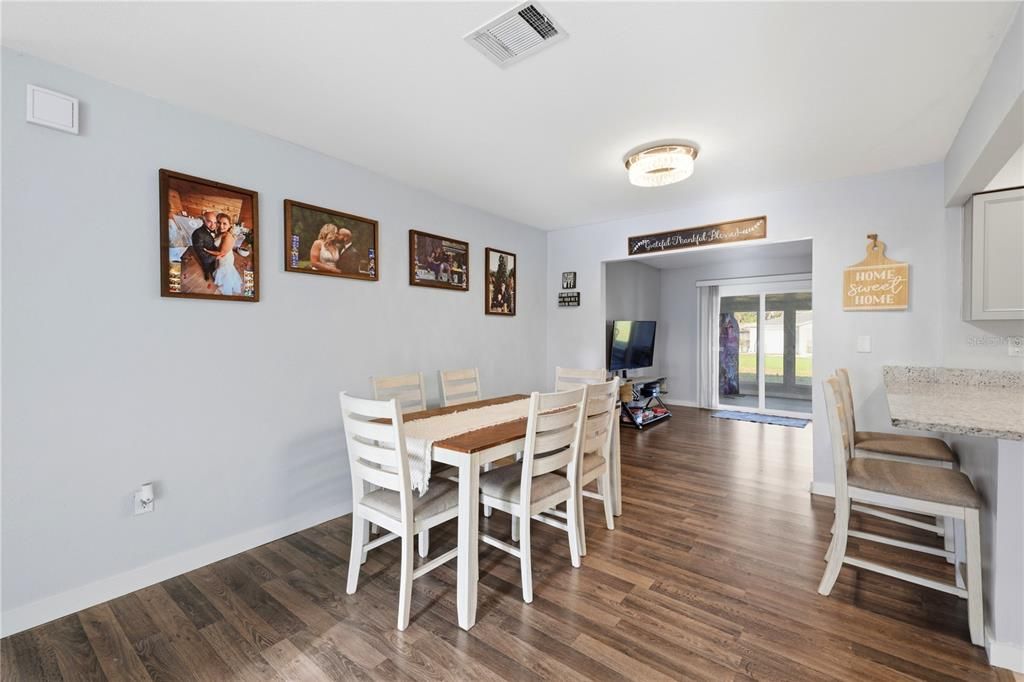For Sale: $285,000 (3 beds, 2 baths, 1868 Square Feet)