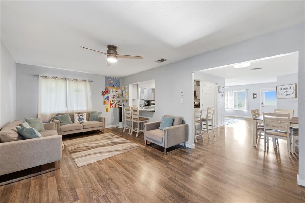 For Sale: $285,000 (3 beds, 2 baths, 1868 Square Feet)