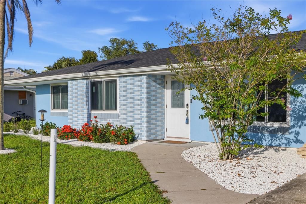For Sale: $285,000 (3 beds, 2 baths, 1868 Square Feet)