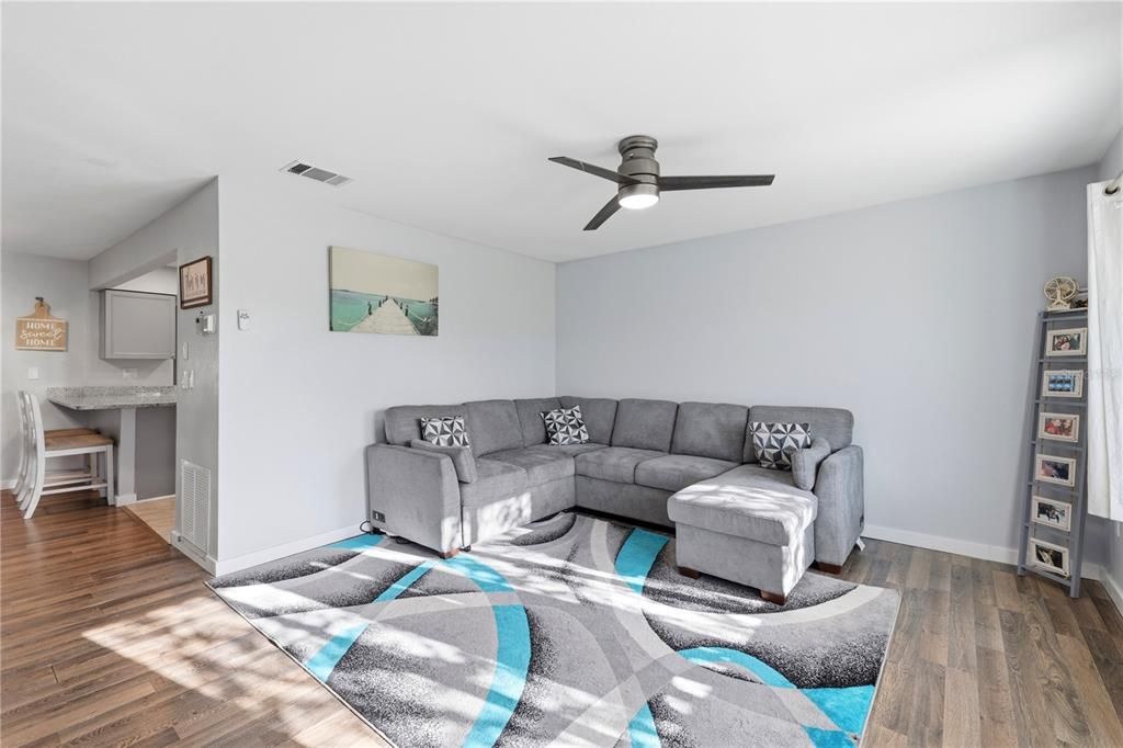 For Sale: $285,000 (3 beds, 2 baths, 1868 Square Feet)