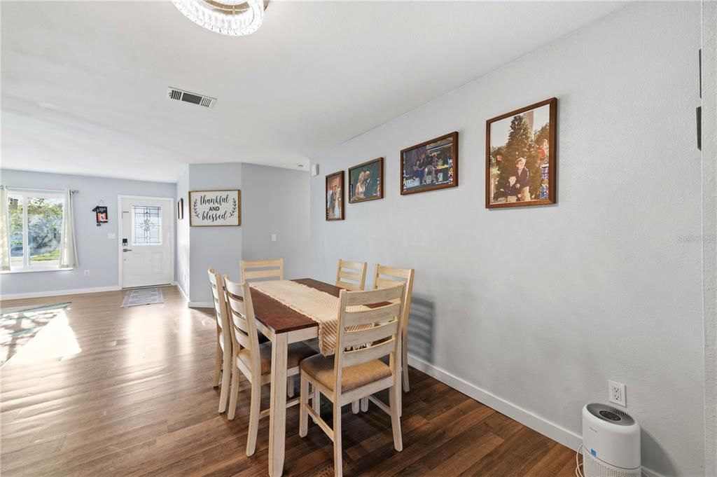For Sale: $285,000 (3 beds, 2 baths, 1868 Square Feet)