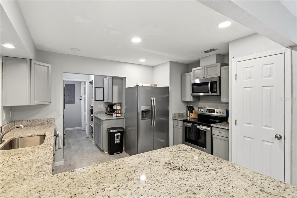 For Sale: $285,000 (3 beds, 2 baths, 1868 Square Feet)