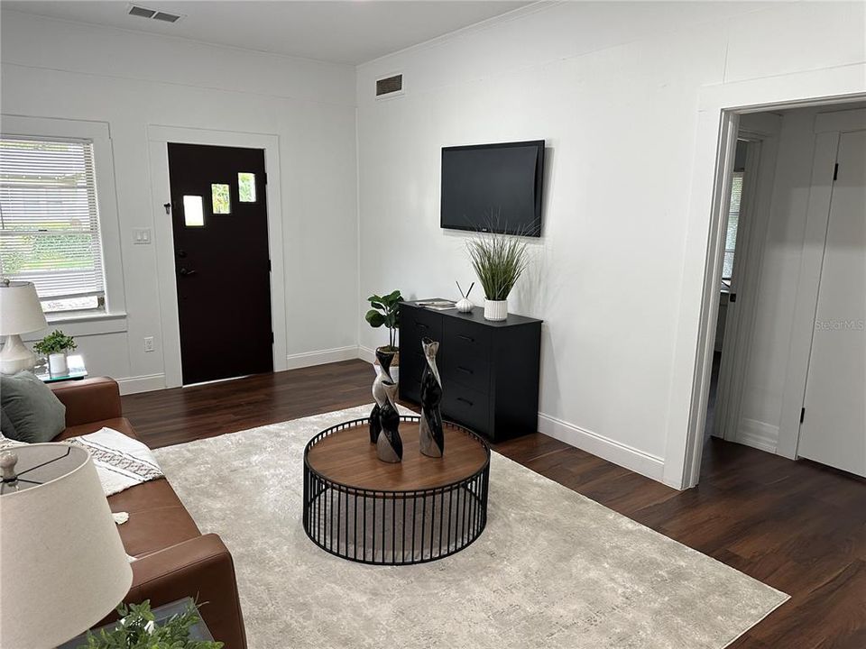 For Rent: $2,500 (3 beds, 2 baths, 1200 Square Feet)