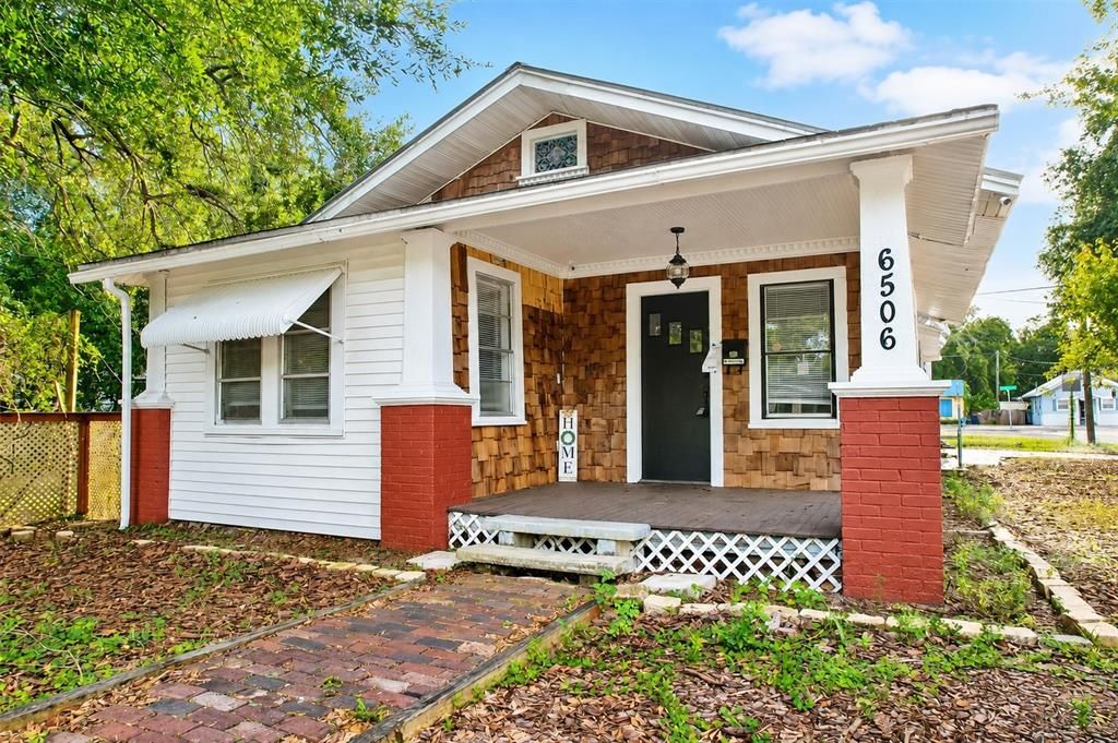 For Rent: $2,500 (3 beds, 2 baths, 1200 Square Feet)
